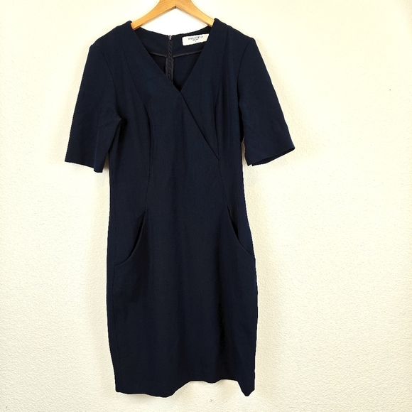 M.M. LaFleur New York Sheath Dress Navy Blue V-neck Short Sleeves Knee Length 8 - Picture 1 of 12